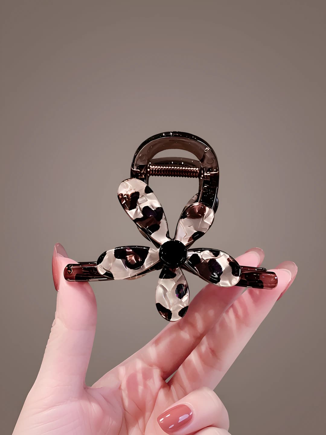 Women's hair clips and combs 2026: acrylic sunflower design, korean style, shark clip shape