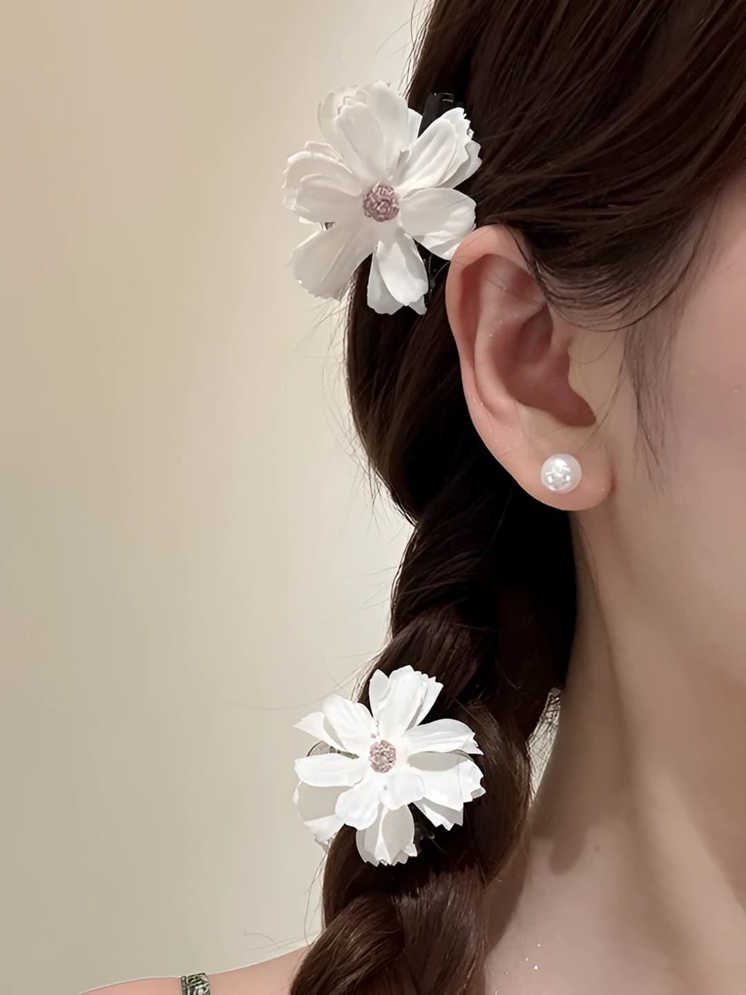 Off-white hair clip [Pair]
