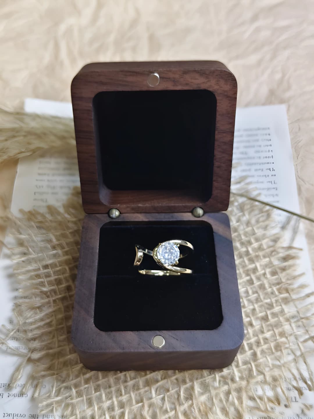 J228 1 karat keng uzuk