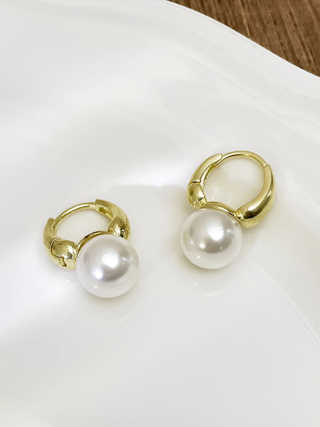 41#Gold pearl earrings