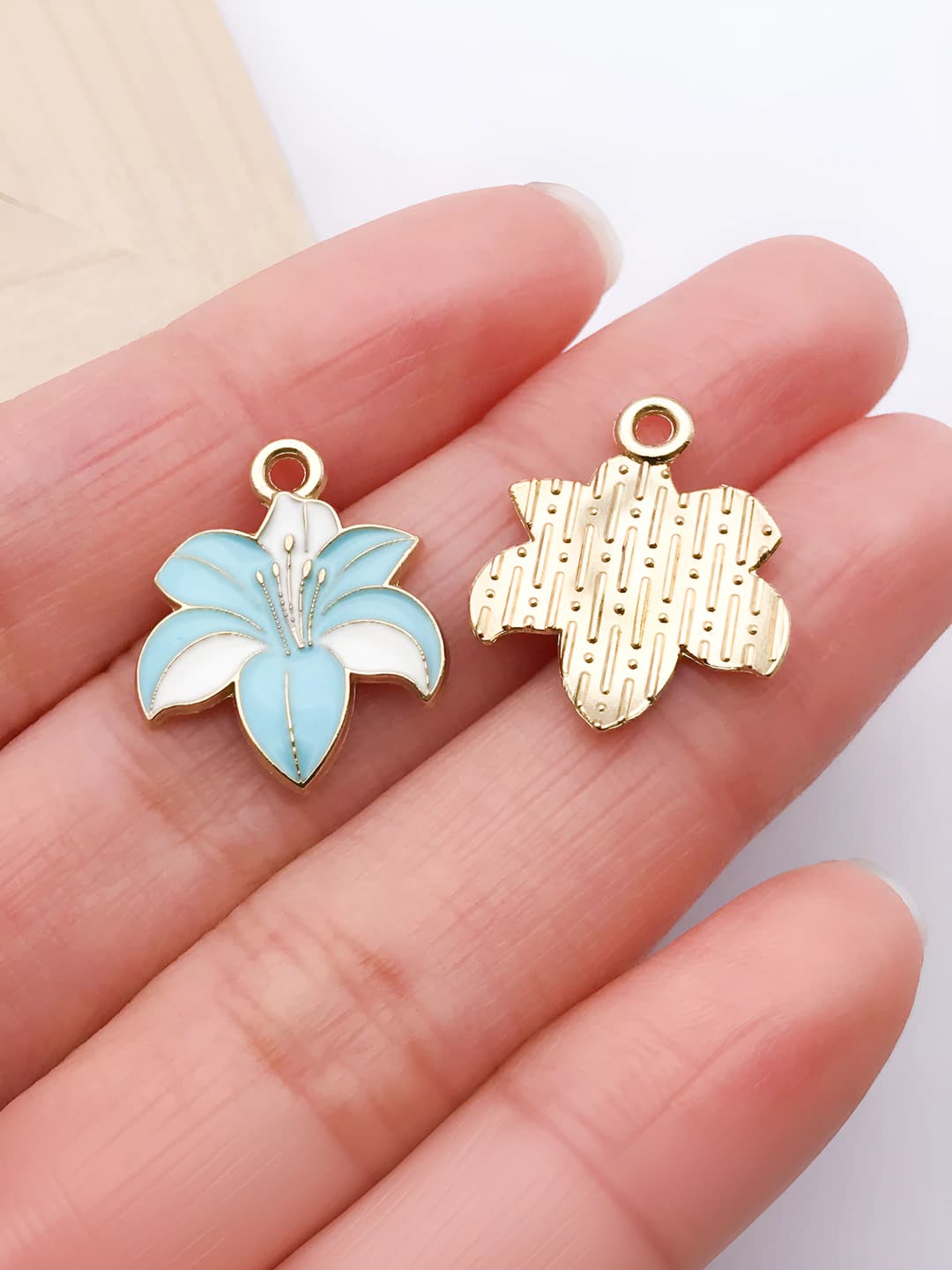 Голубой, 19x16x2mm