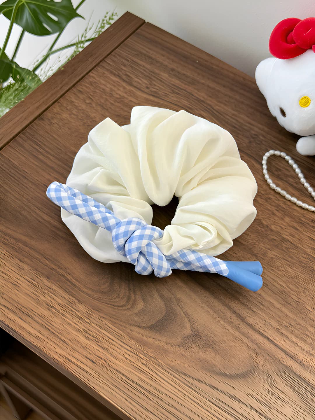 Off-white hair tie