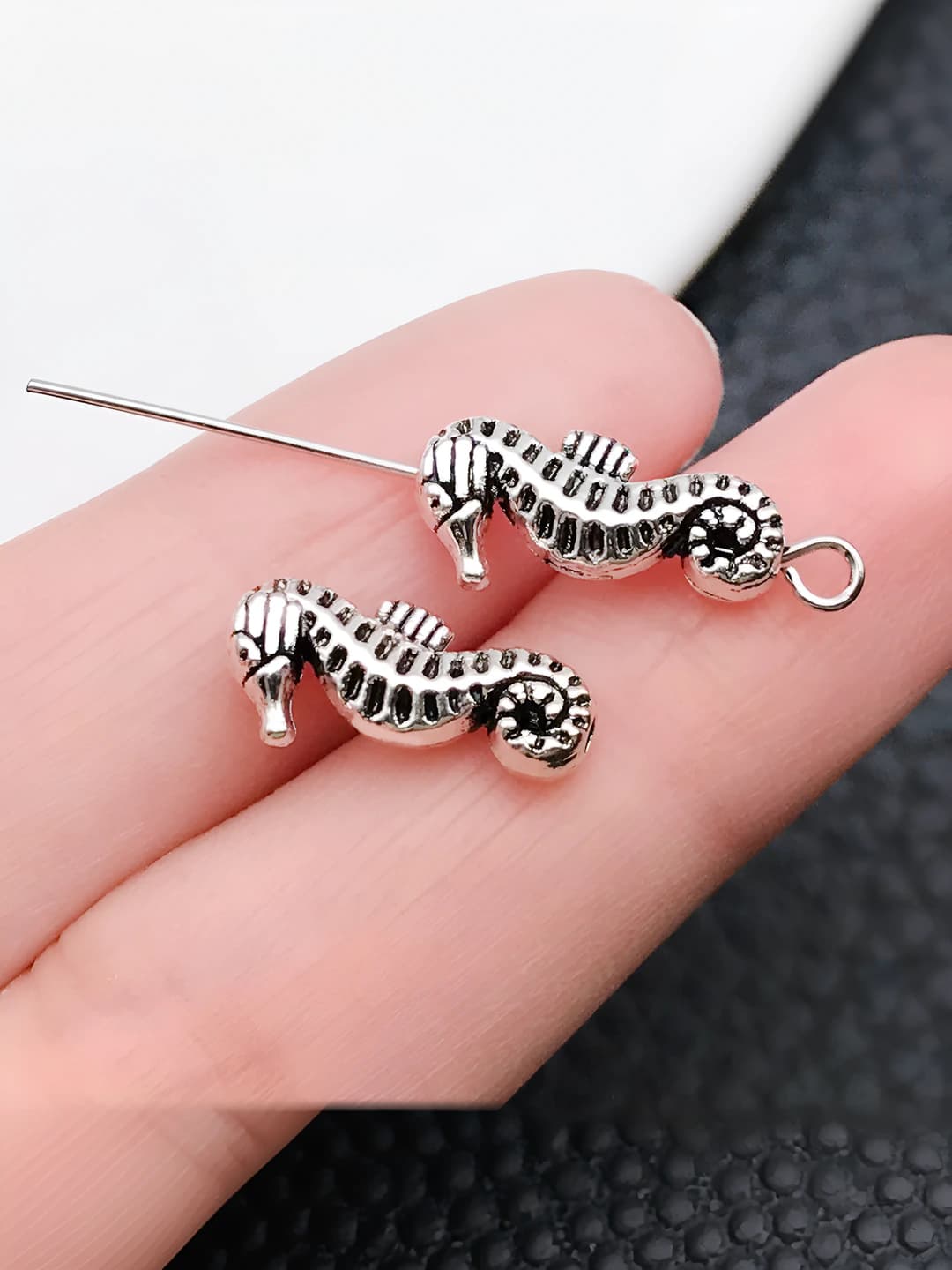 1 шт. старинное серебро морской конёк, 9x13mm, 1g