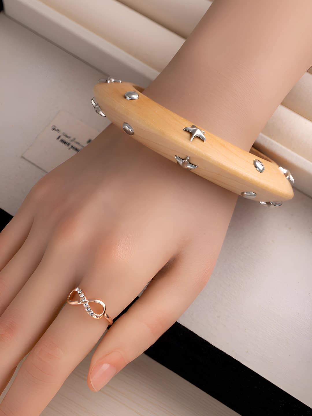 Beige (silver double-sided star)