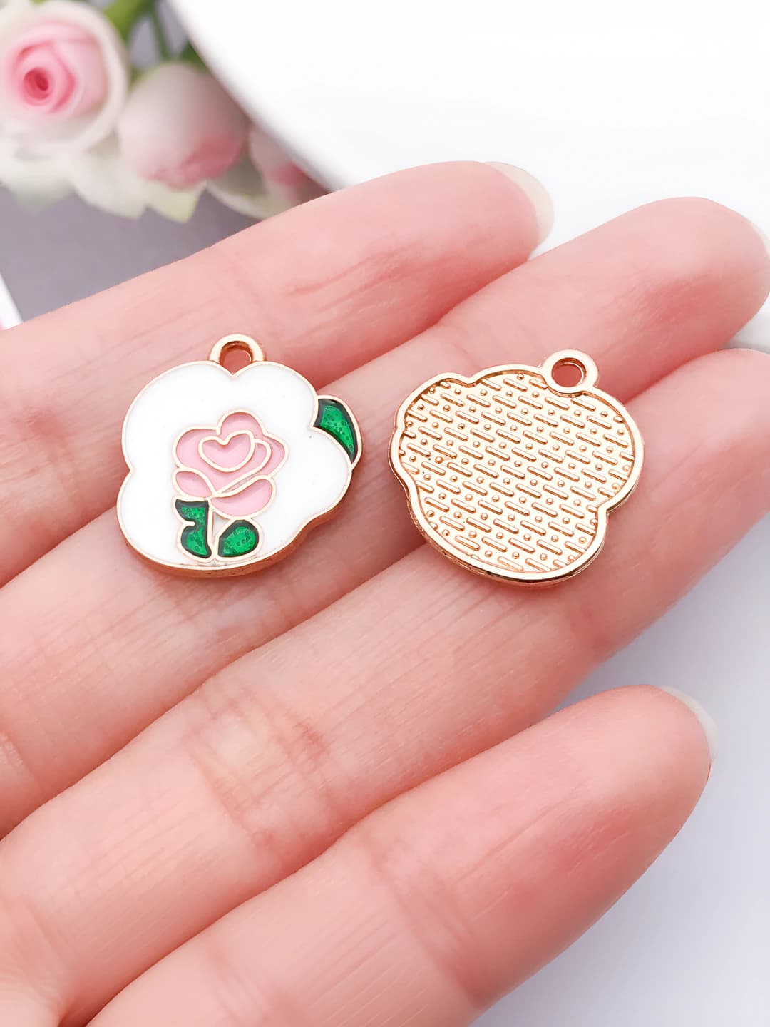 1 dona Oq Gul belgisi 18x17mm-1g-21123
