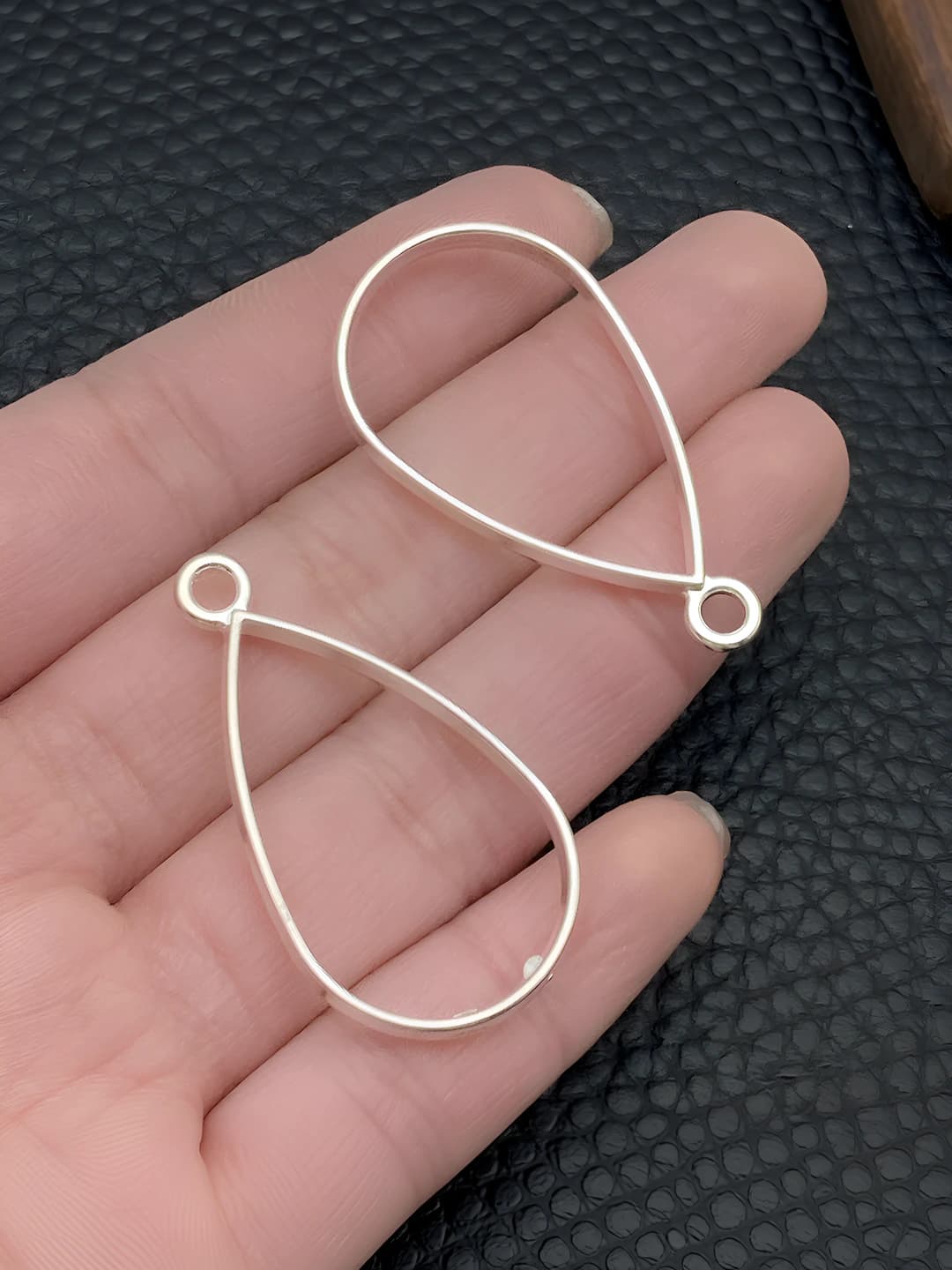 1 шт. яркое серебро рамка в форме капли 38x21mm-2.0g