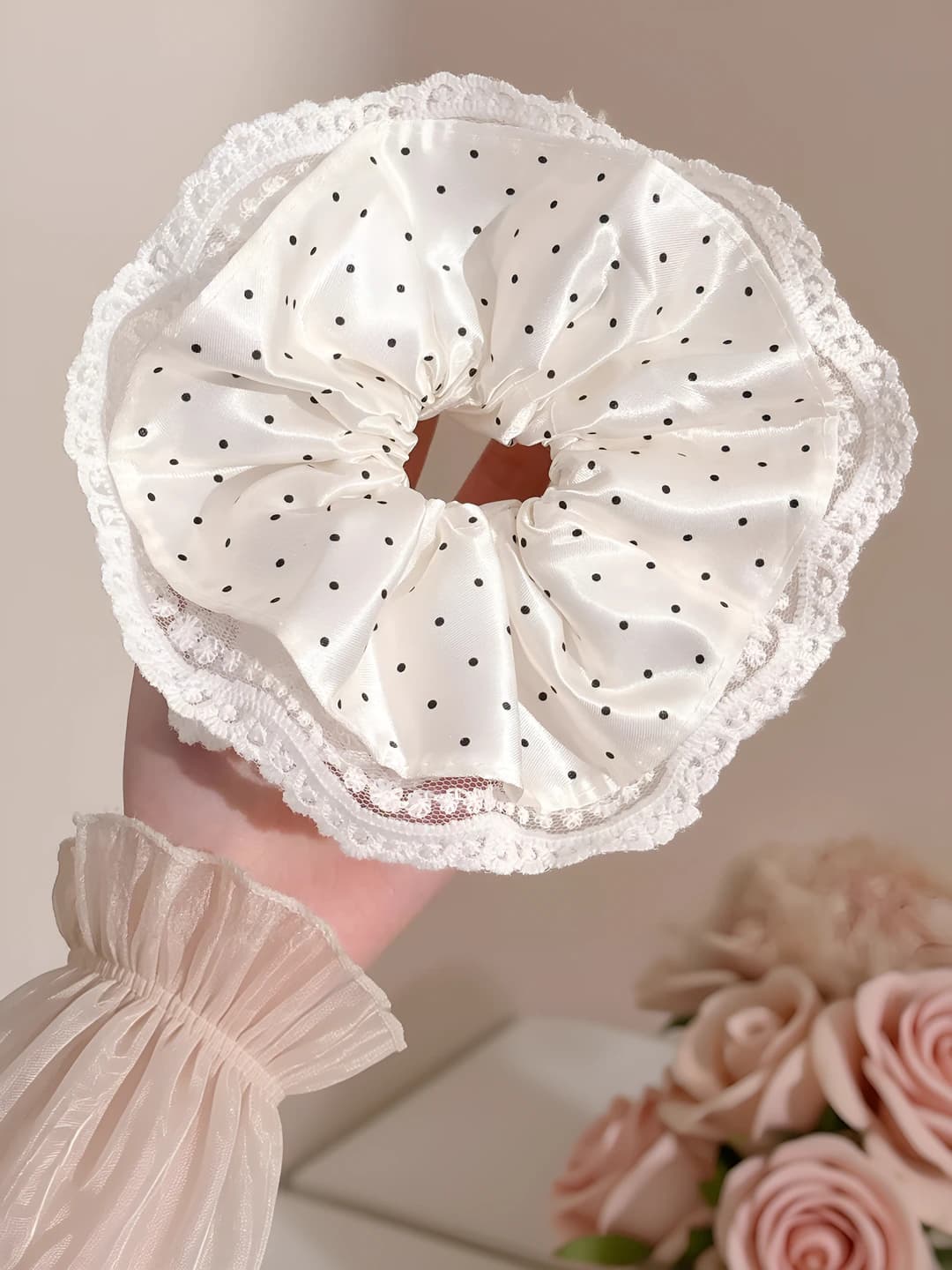 Large polka dot lace, 16 cm