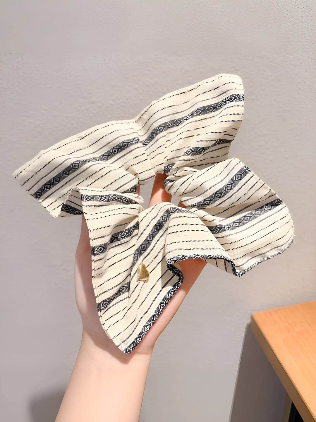 2# Beige, scarf