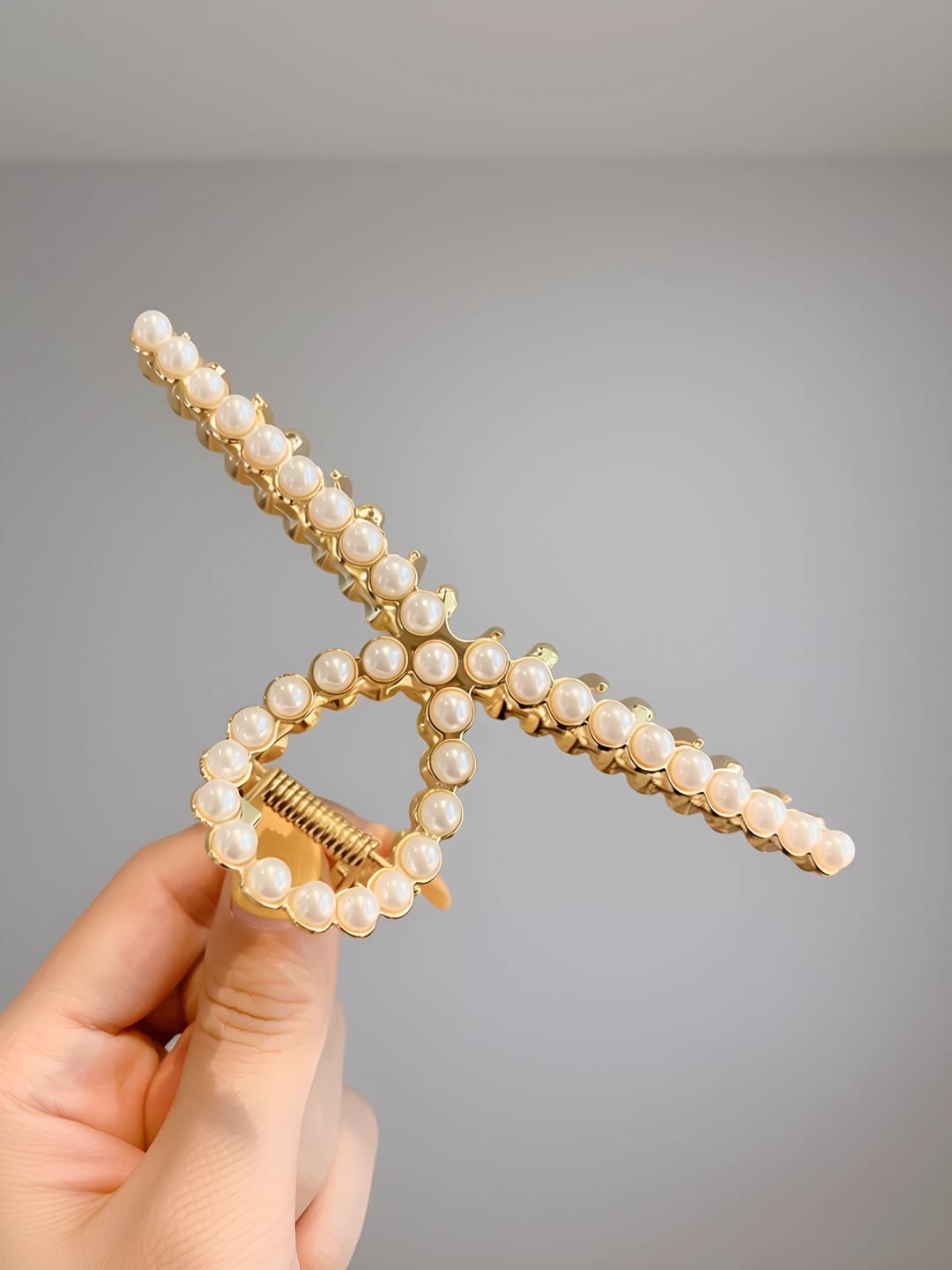 Large pearl clip 11cm