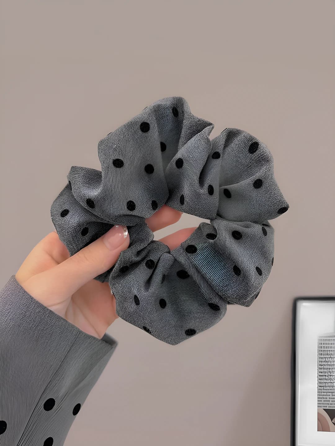 Grey polka dot, 12 cm