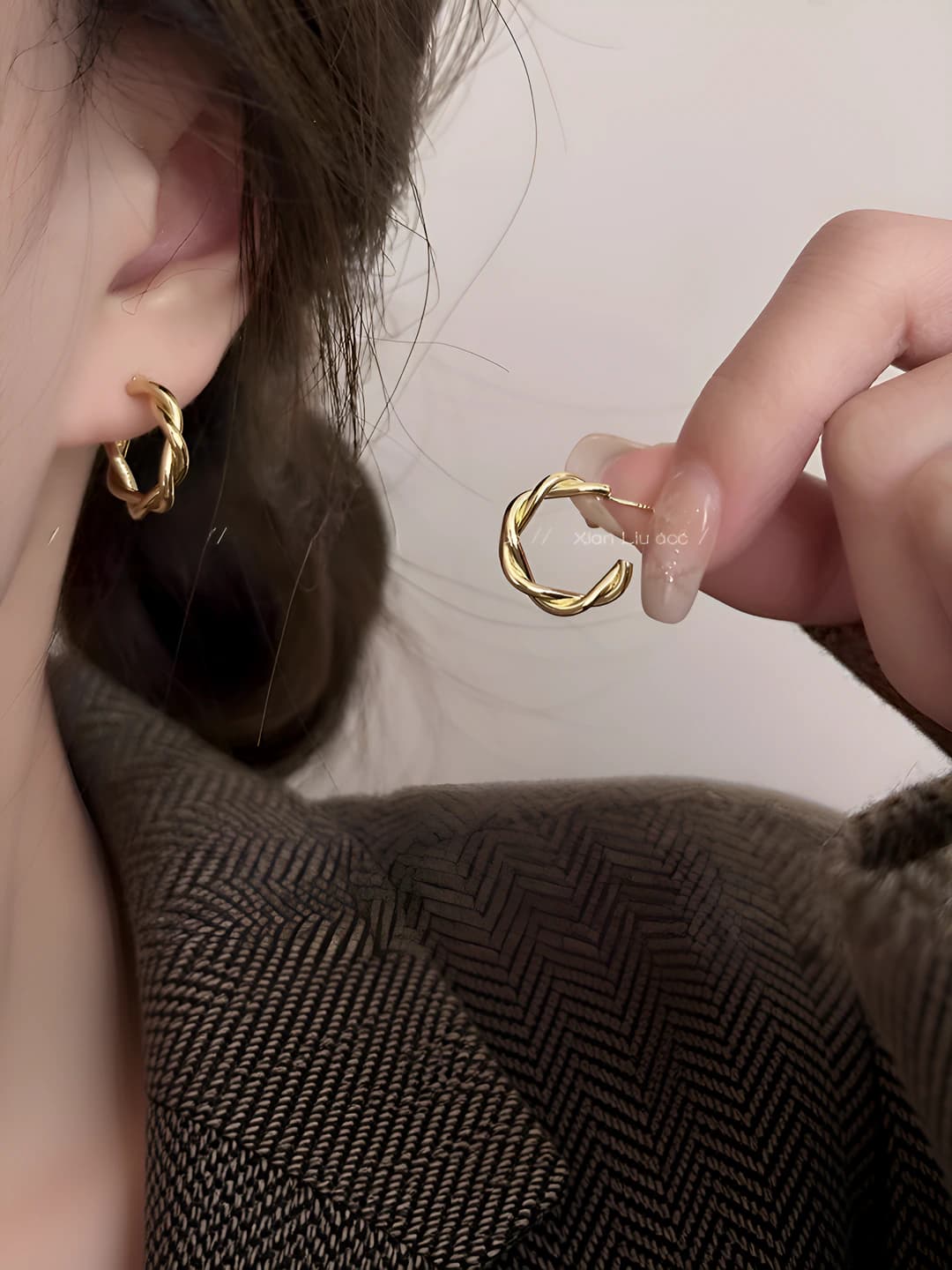 Women's light luxury style geometric ring-shaped stud earrings