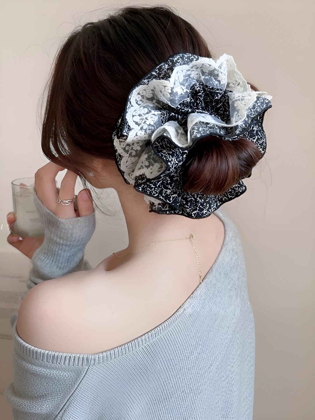 2# Black lace 15 cm