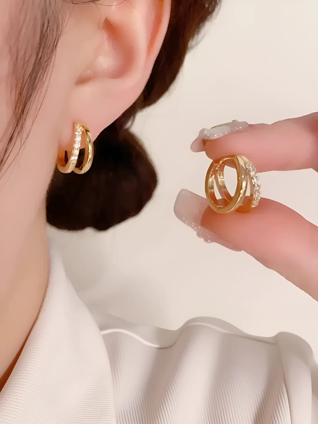 2# Gold diamond stud earrings