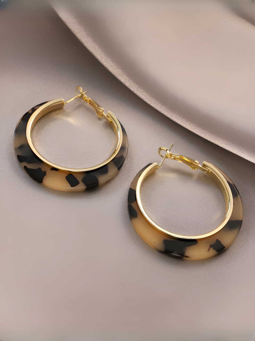 1# Karamele rangli leopard quloq halqasi