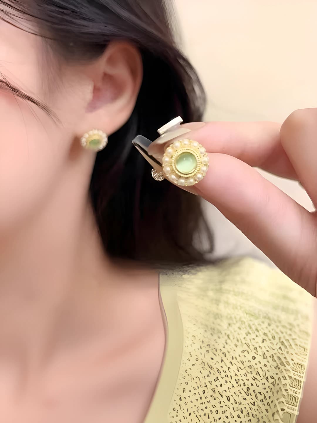 Women's retro green cat's eye and pearl earrings, 2026