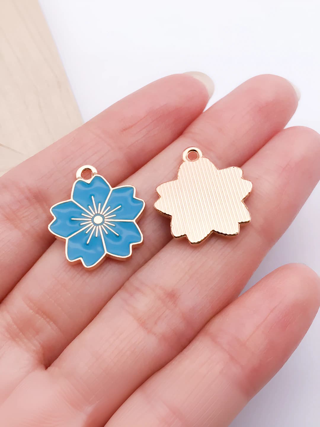 1 шт. бирюзовый сакура 17x19mm-1.8g