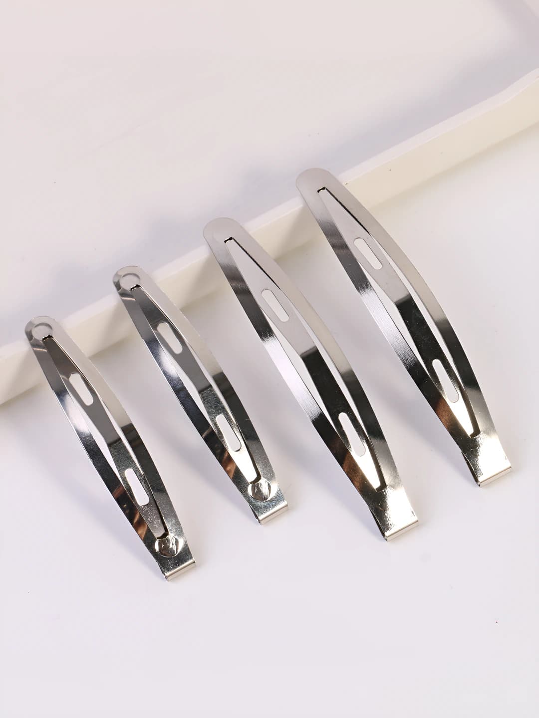 8cm pea pod, silver
