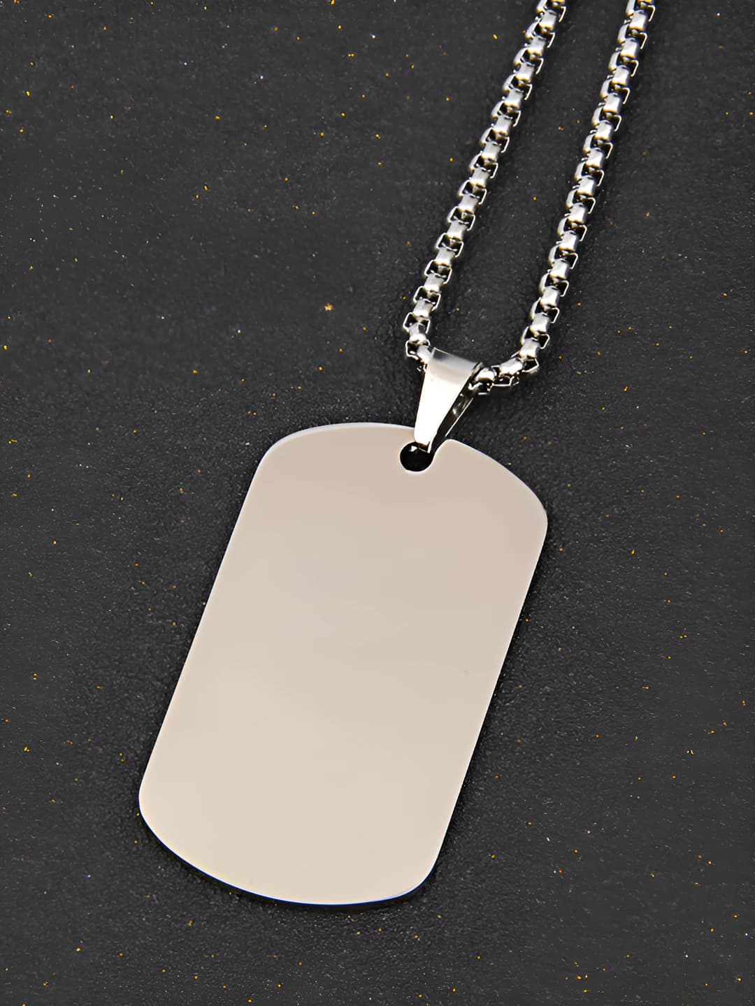 Silver dog tag + pearl chain