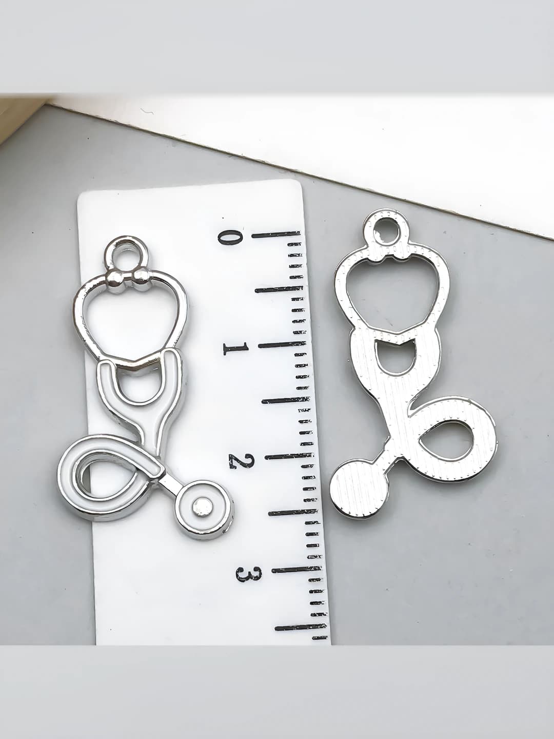 Малый, белый стетоскоп 25x15mm