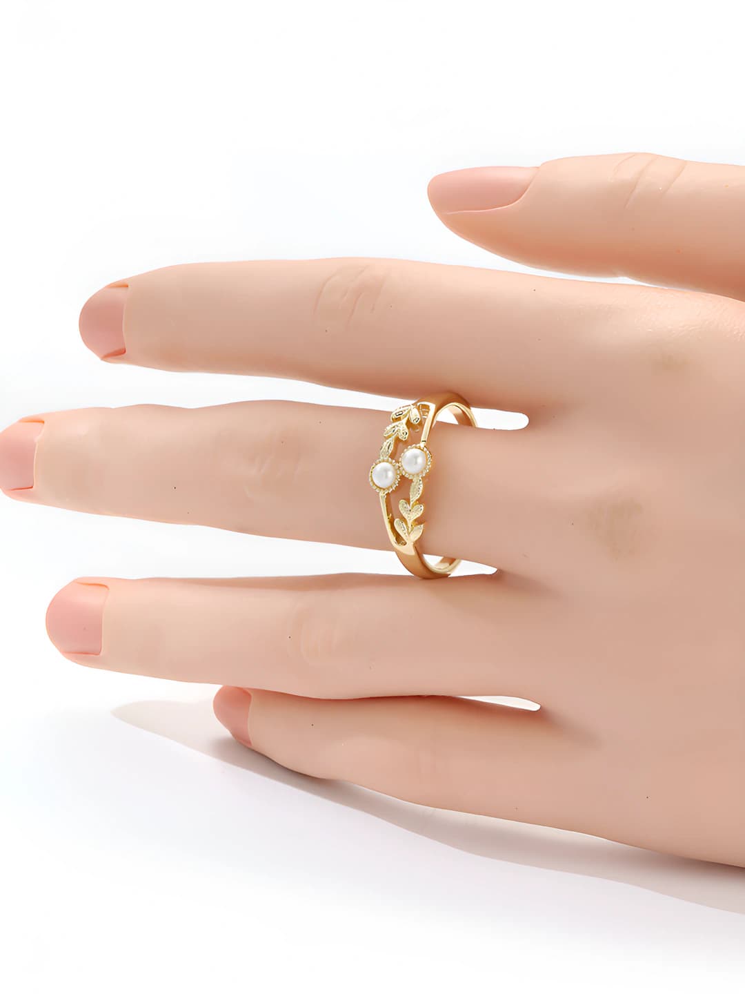 Women's retro gold ring with white pearl for party