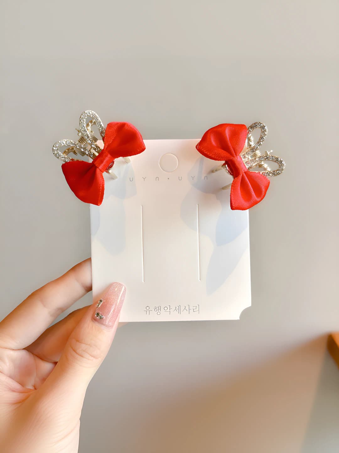 Red rabbit ear bow clip, 1 pair
