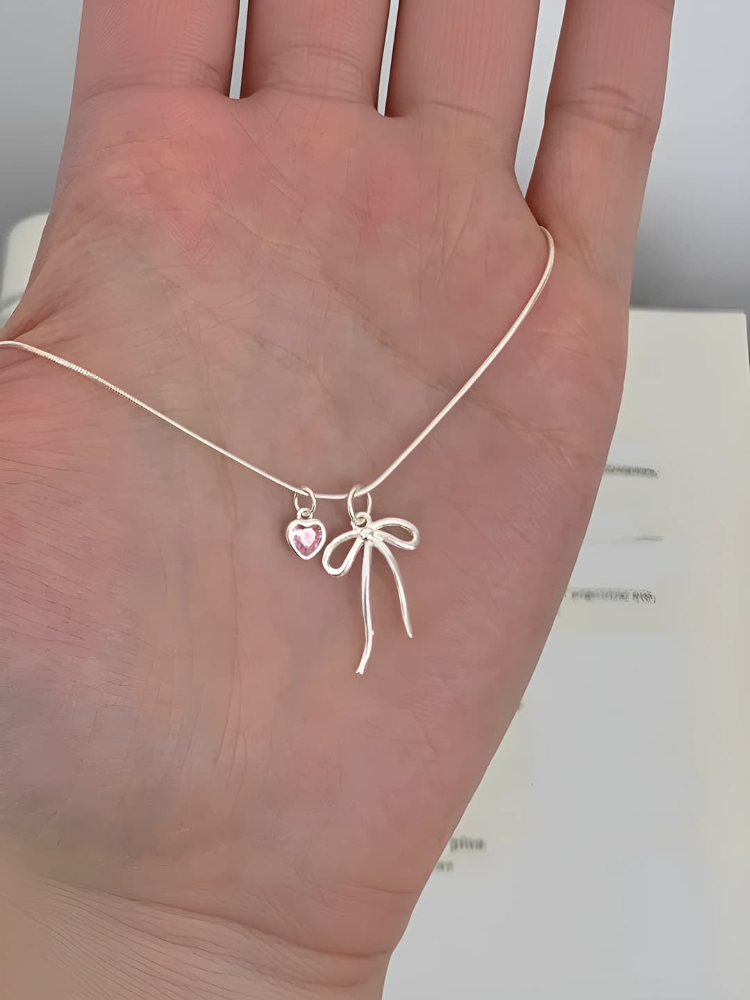 Women's heart-shaped bow necklace, short sweet clavicle chain