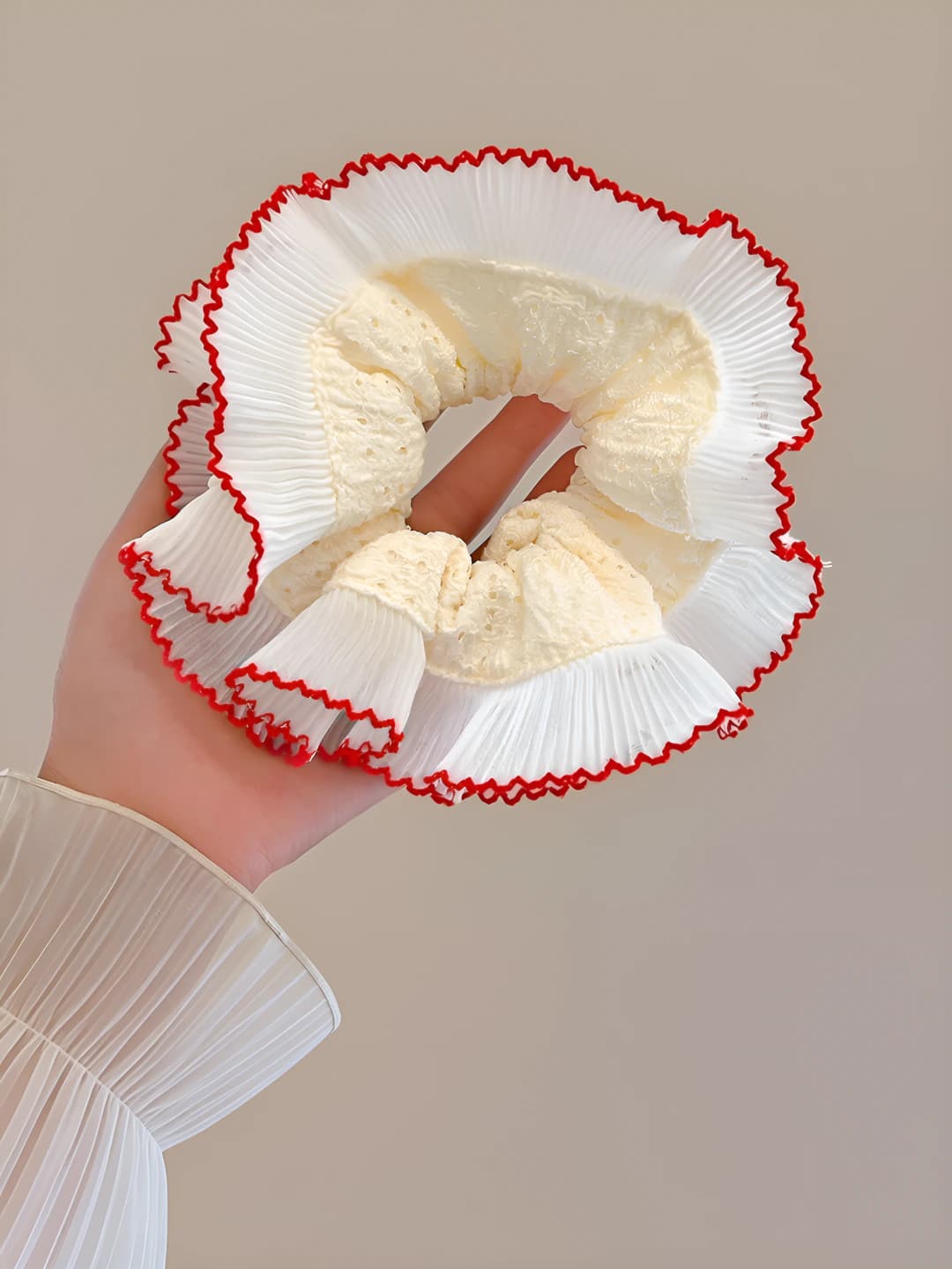 Double red lace ~16 cm