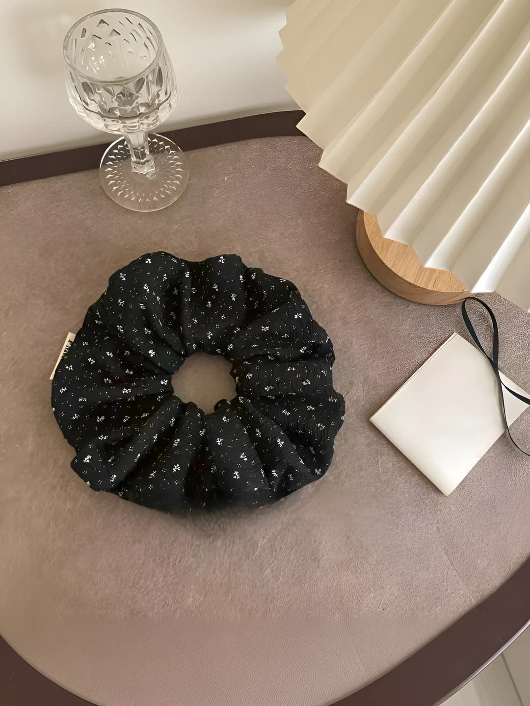 Чёрный большой
