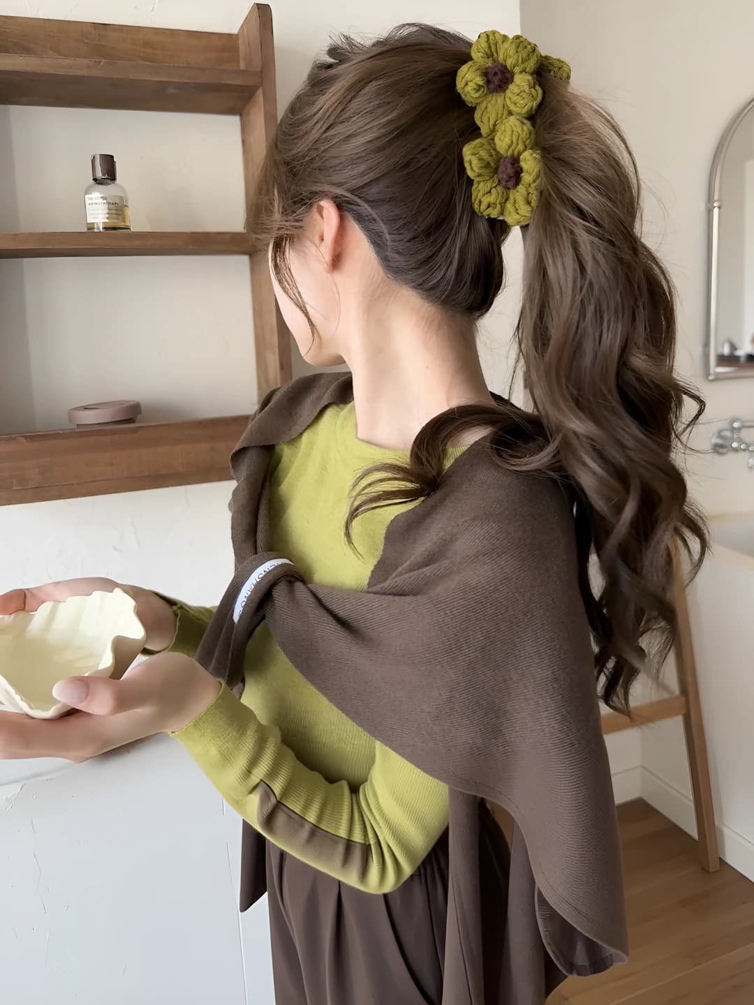 1# Green floral banana clip - base 13 cm, flowers 6.5*6.5 cm