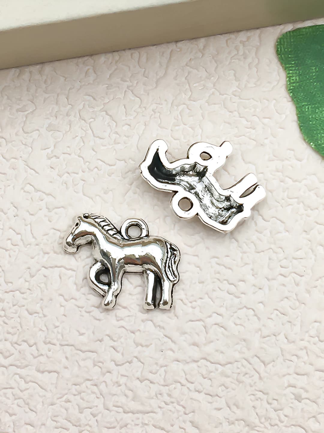 1 pc Horse 15x12mm-0.9g-11321