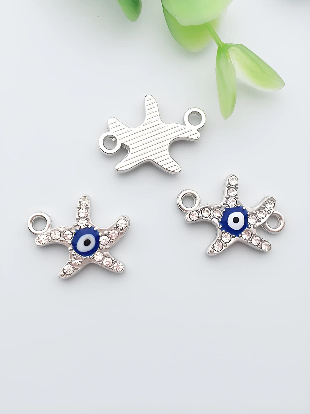 1 pc White K star 17x12mm