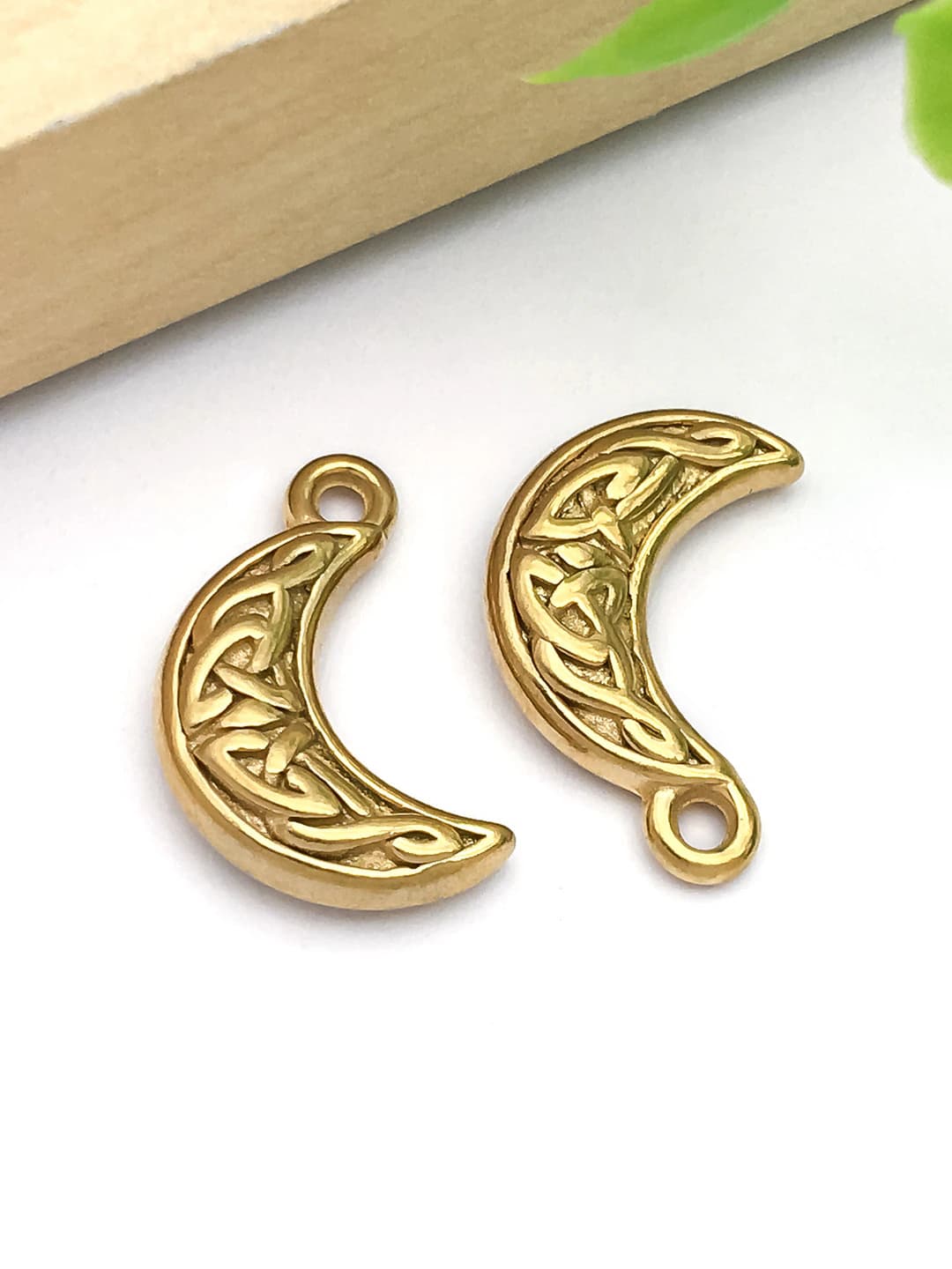 Золотая луна 12x19x4mm