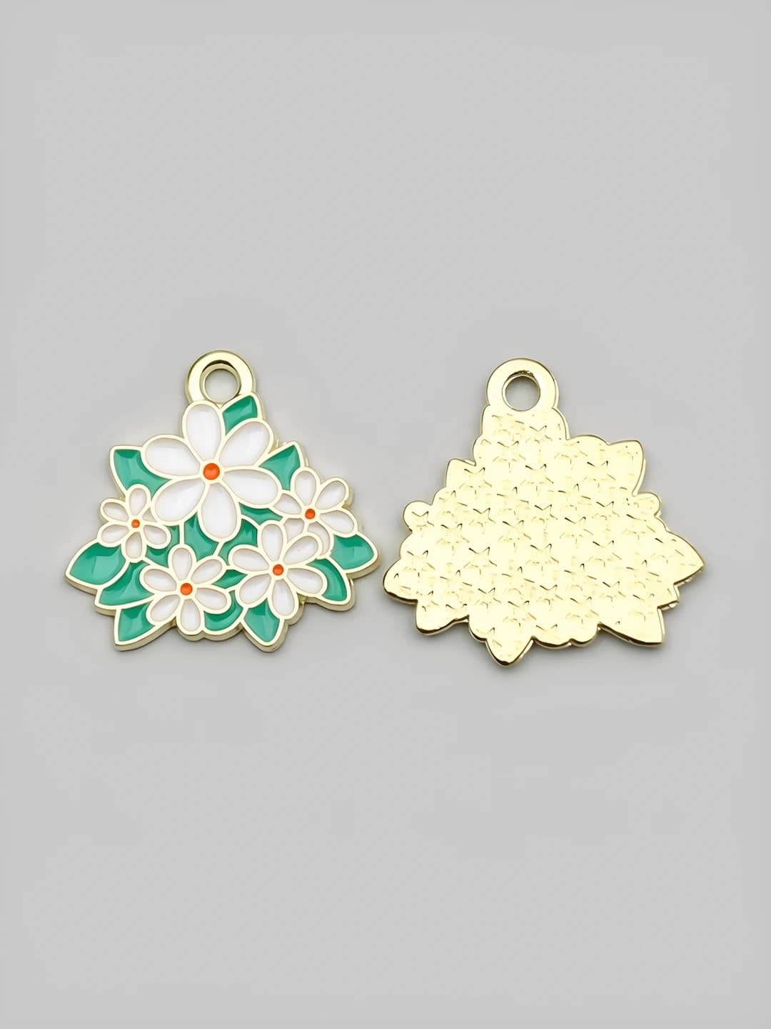 1 pc white jasmine 20x20mm-1.26g