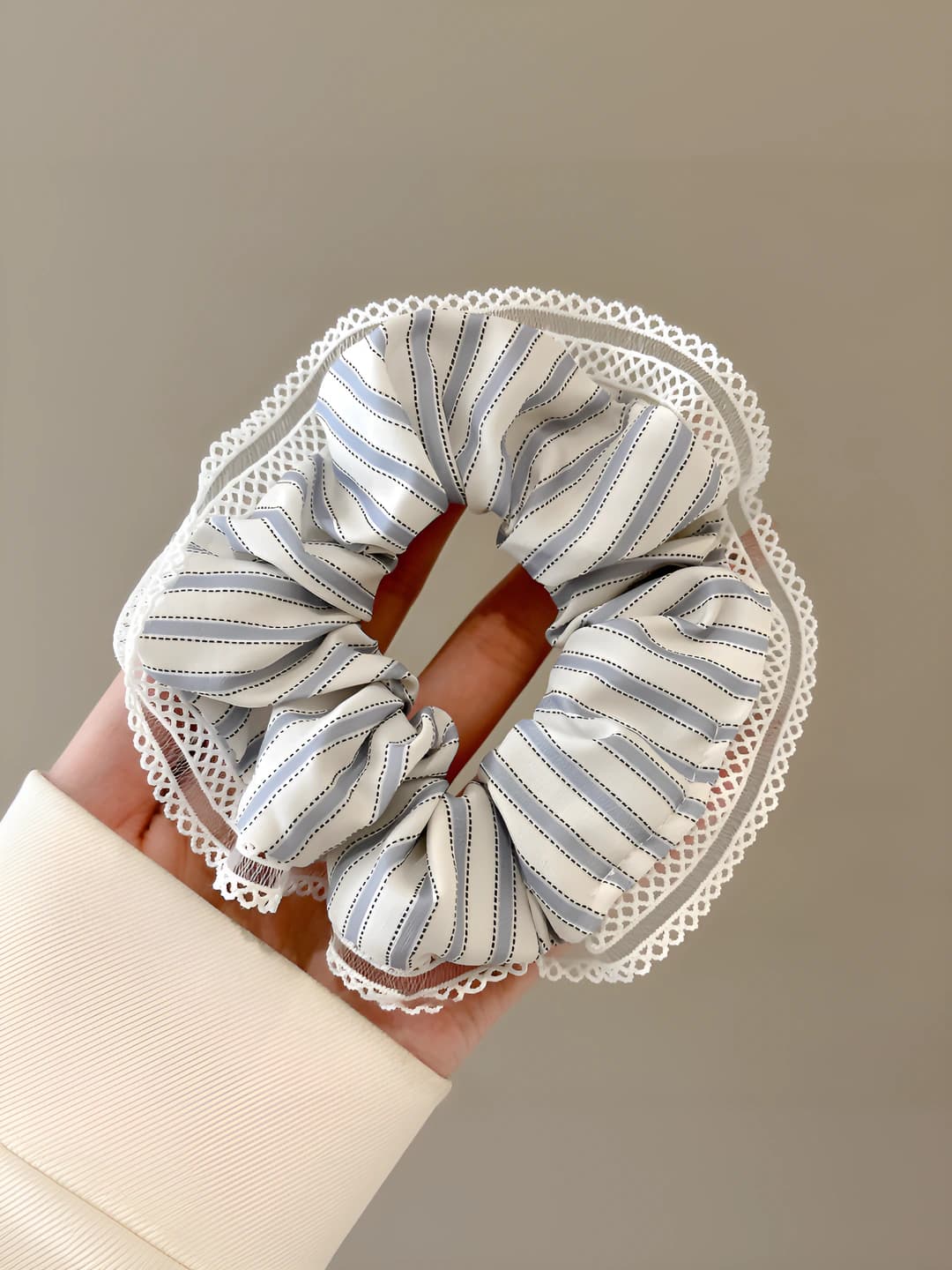 1# White stripes - Lace hair tie 11 cm