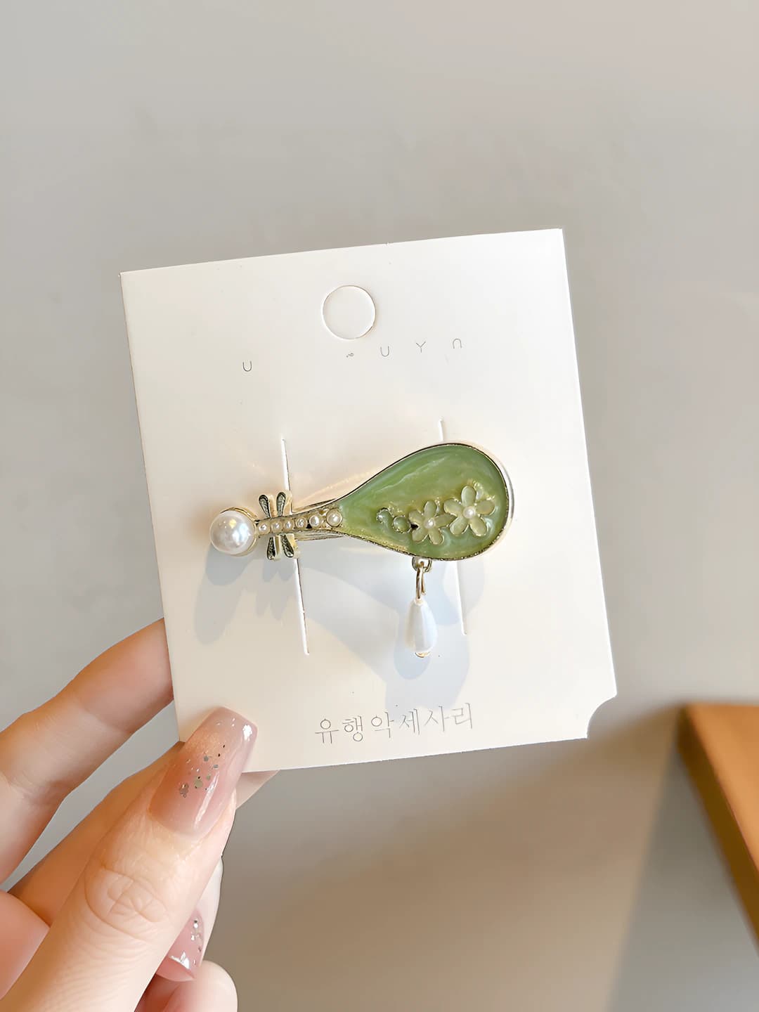 Floral pearl clip, ~5 cm