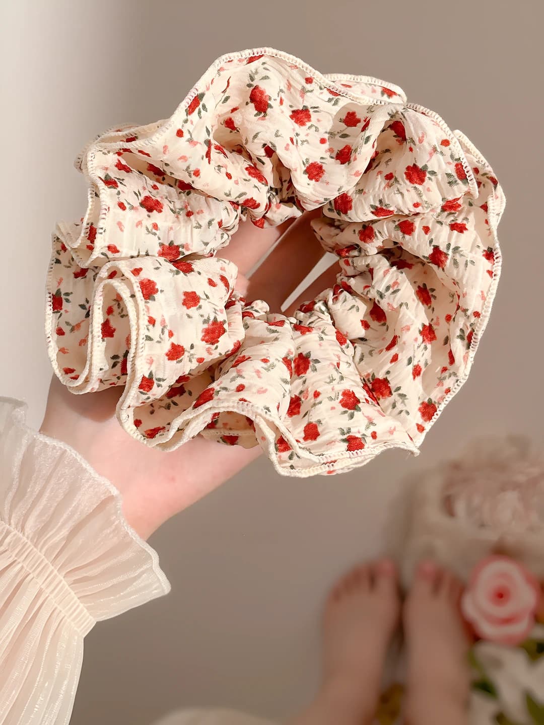 Floral circle - apricot ~15 cm
