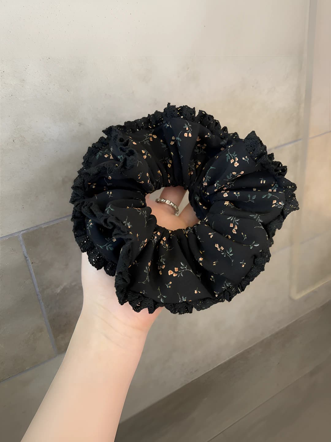Navy Base, Floral, Black, 15 cm