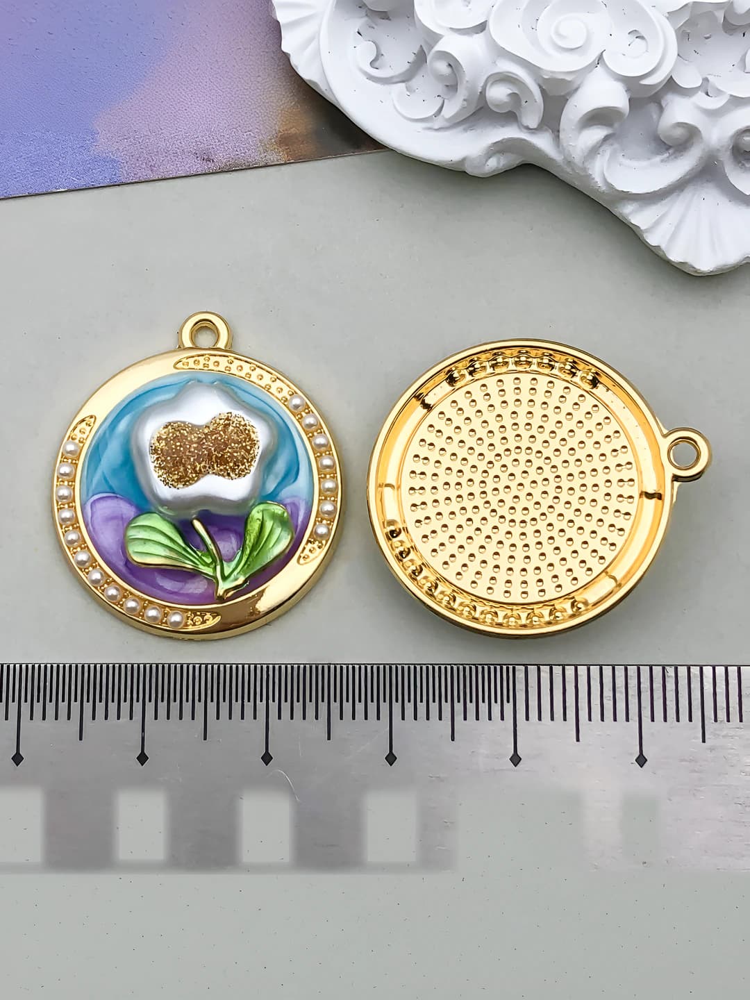 1 шт. сине-фиолетовый жемчуг лист 28x24mm-3.7g