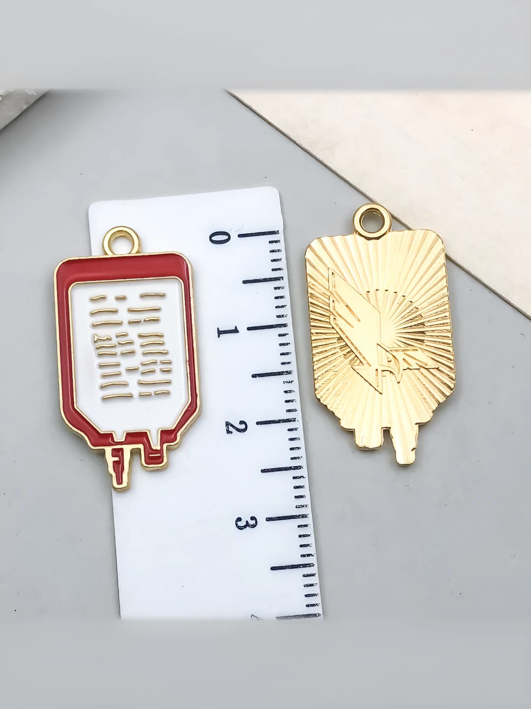 1 ta qizil-oq tibbiyot infuziya sumkasi 28x14mm - 1.8g