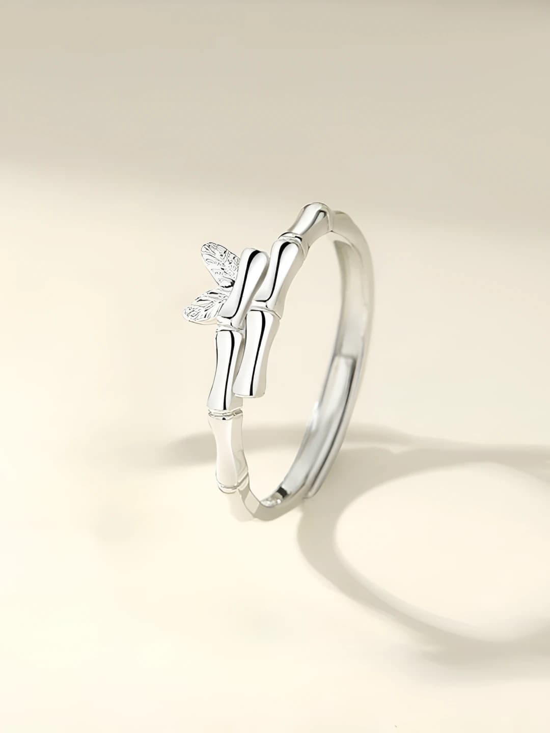 J221 Women's