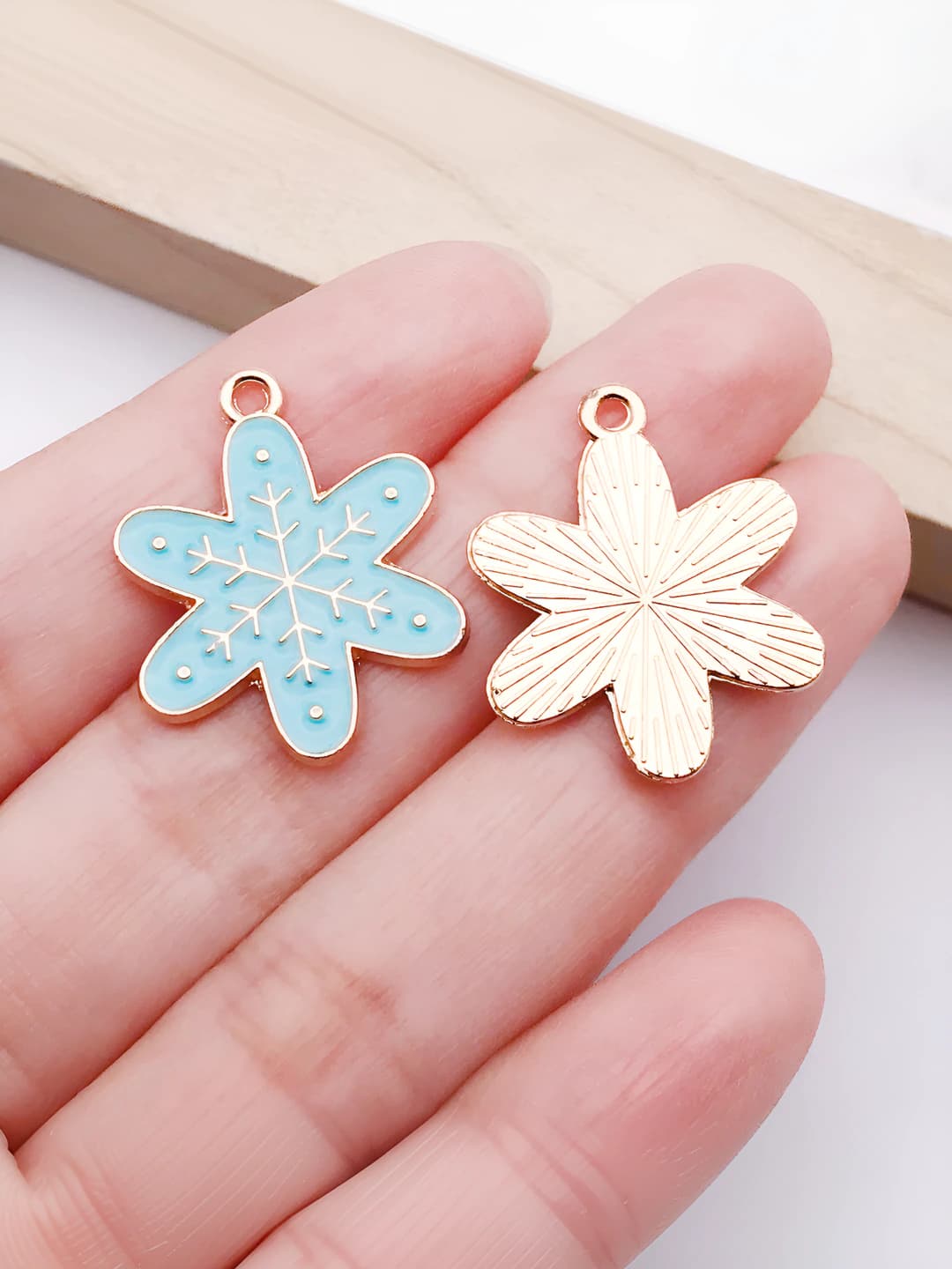 1 pc Blue, 19x24mm
