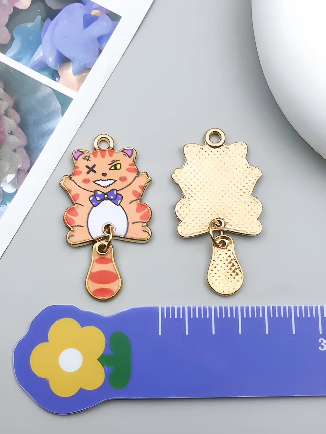 1 pc, gold-orange, enamel, evil cat, 35x18x2mm, 1.7g