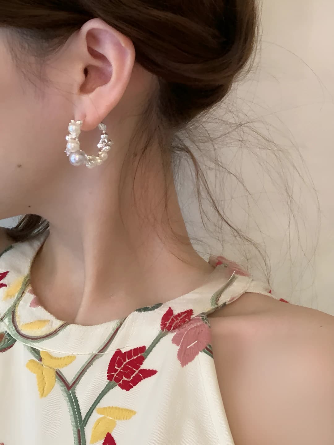 Women's geometric pearl and zircon hoop earrings