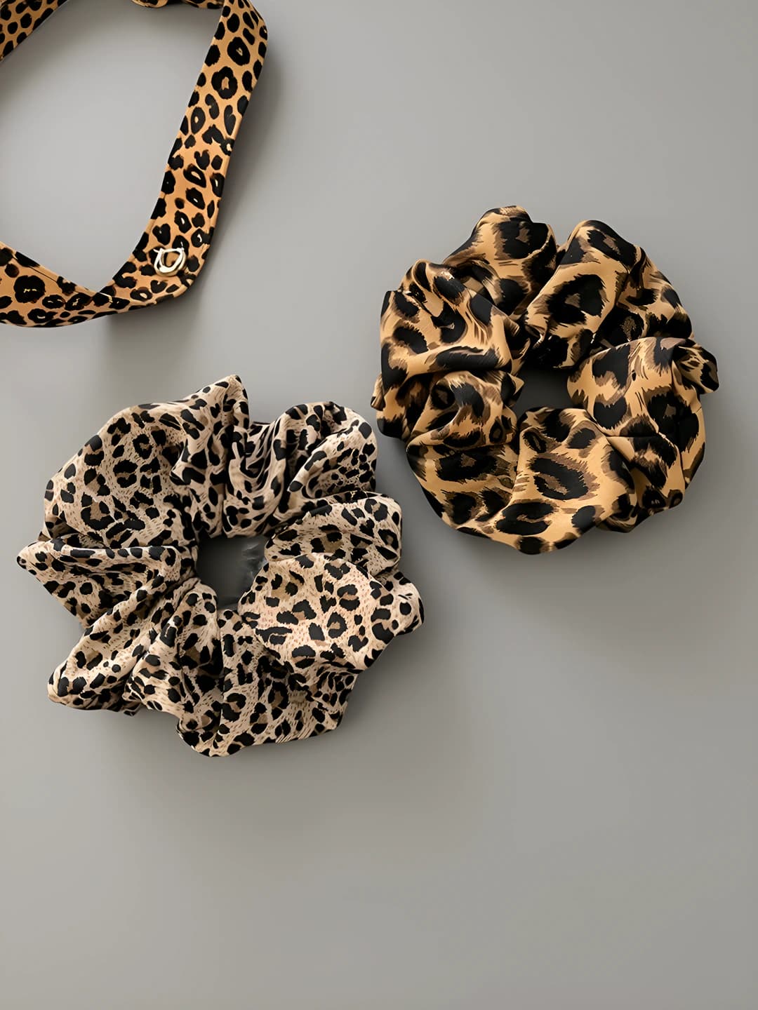 Ayollar uchun leopard printli elastik rezinkalar, yopiq dizayn, 2026