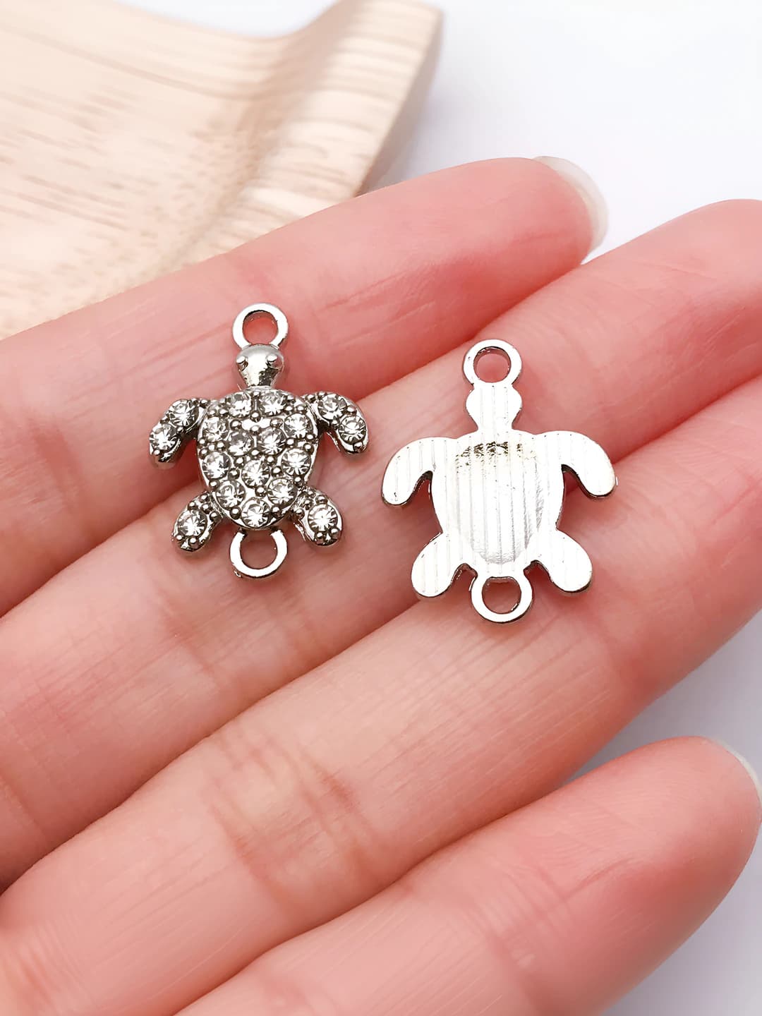1 pc white gold plated, rhinestone double turtle 19x14mm-1.1g