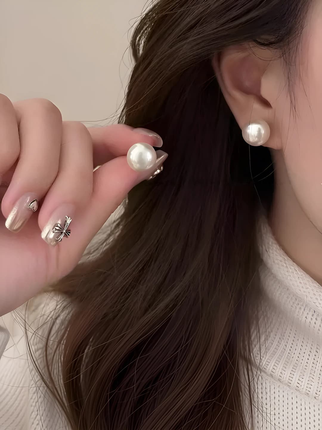 Round earring - Pearl white