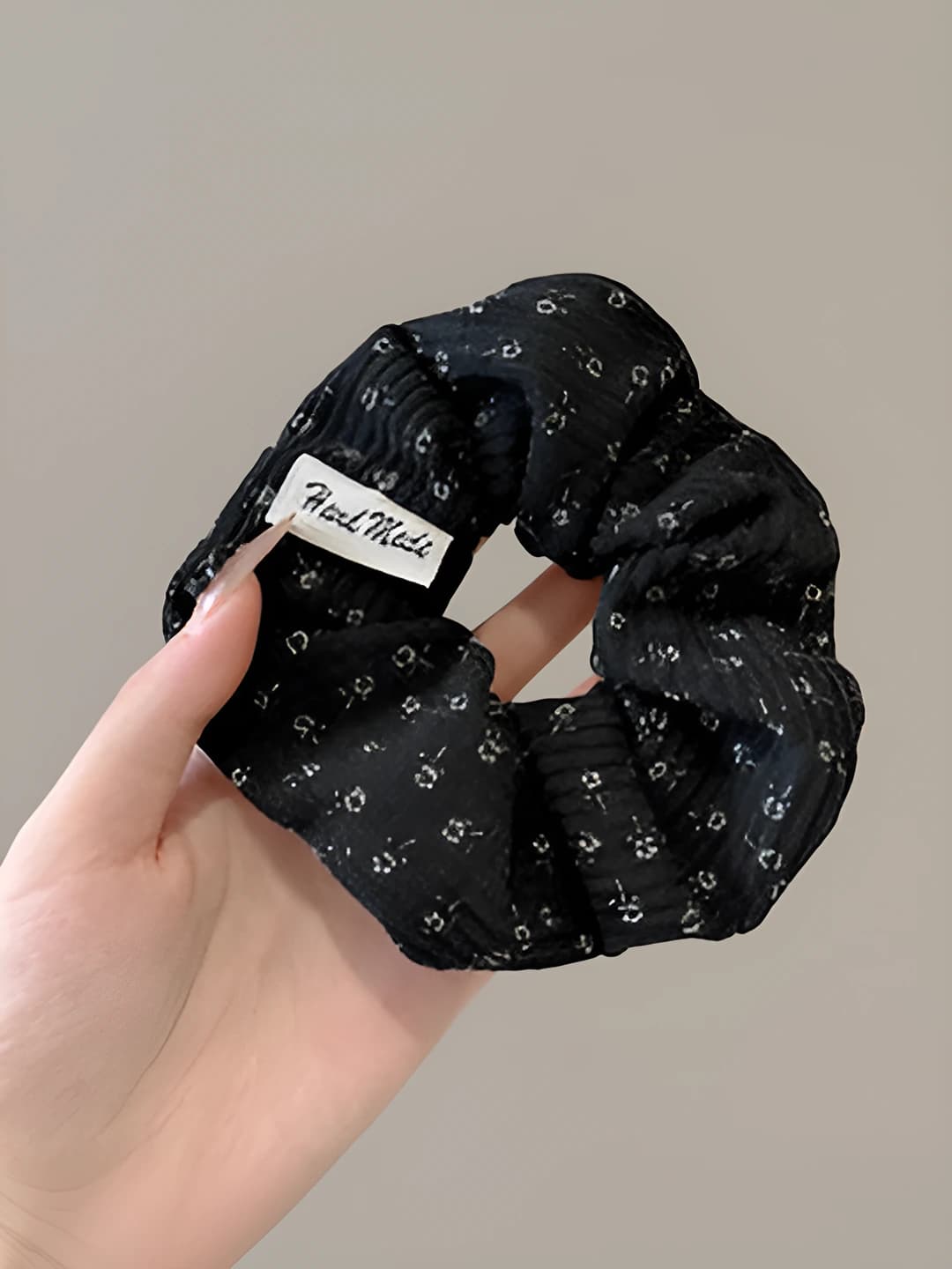 Black floral - 12 cm