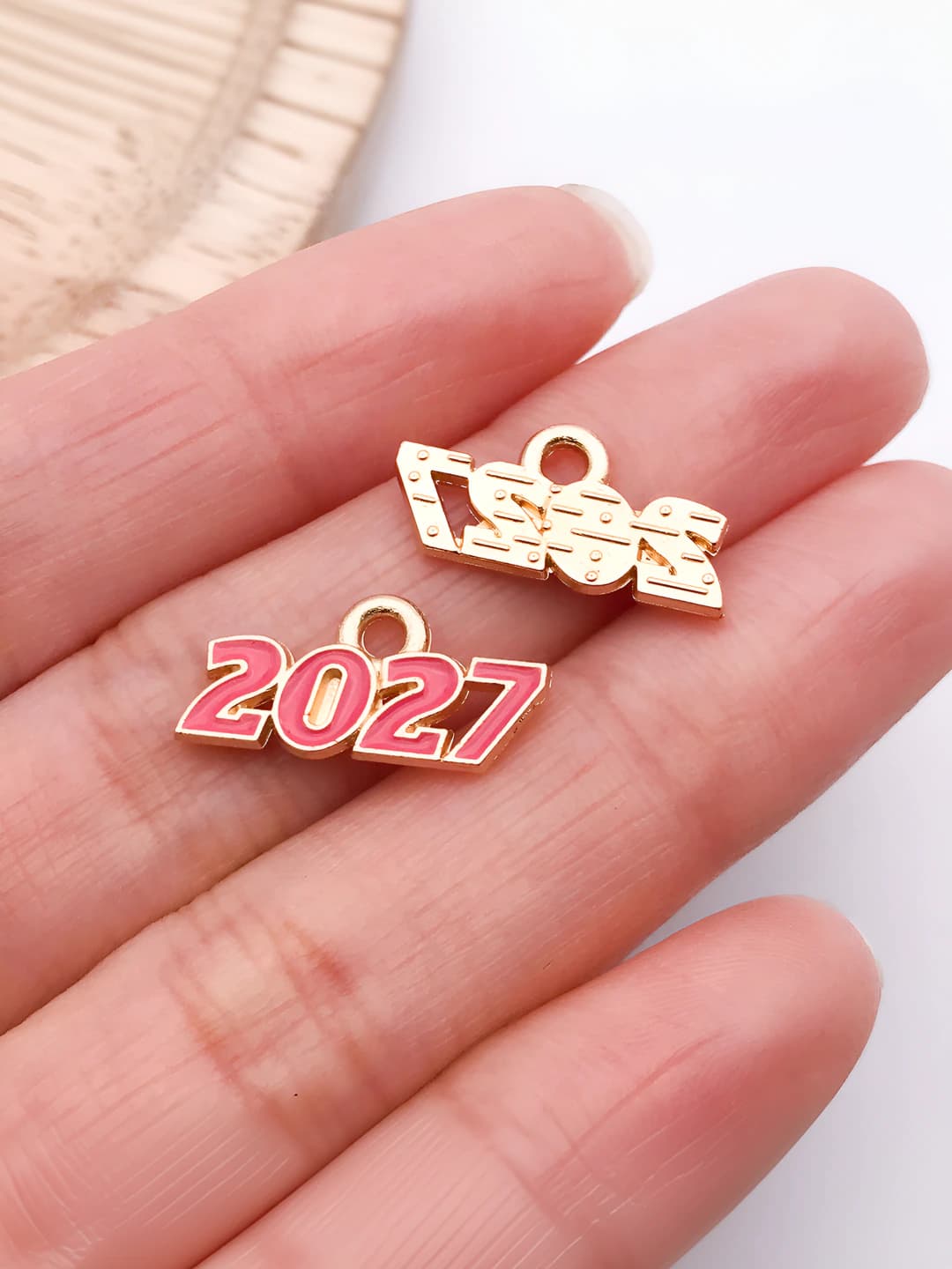 1 шт. малиновый 2027 цифра 9x18mm-0.7g