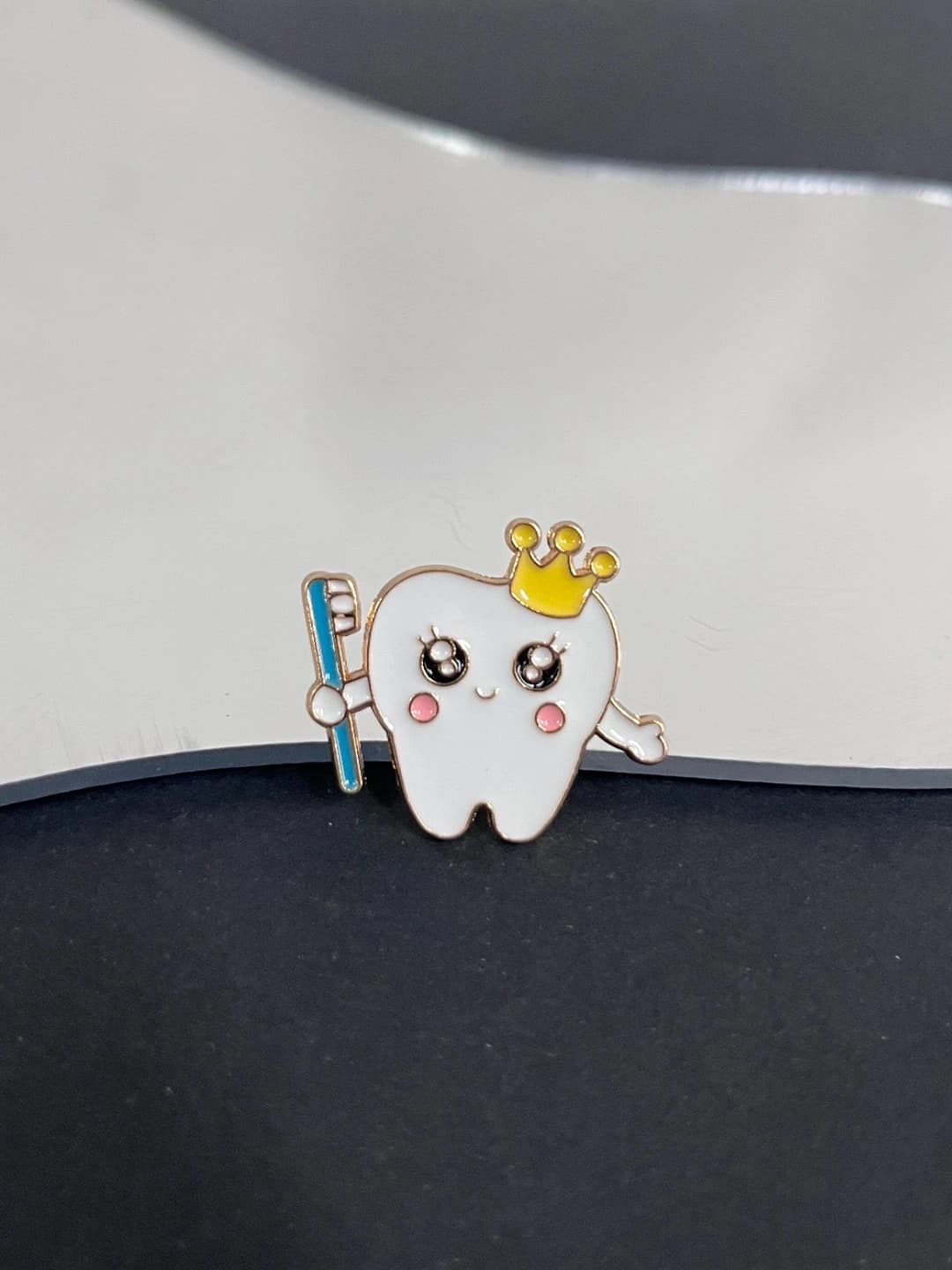 Toothbrush brooch