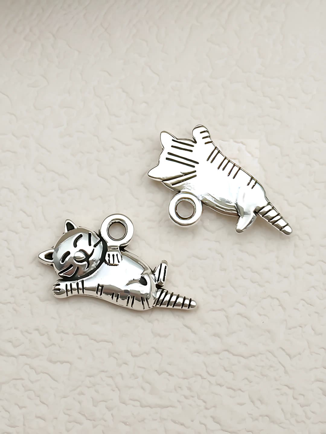 Cat 12x18mm 1.1g